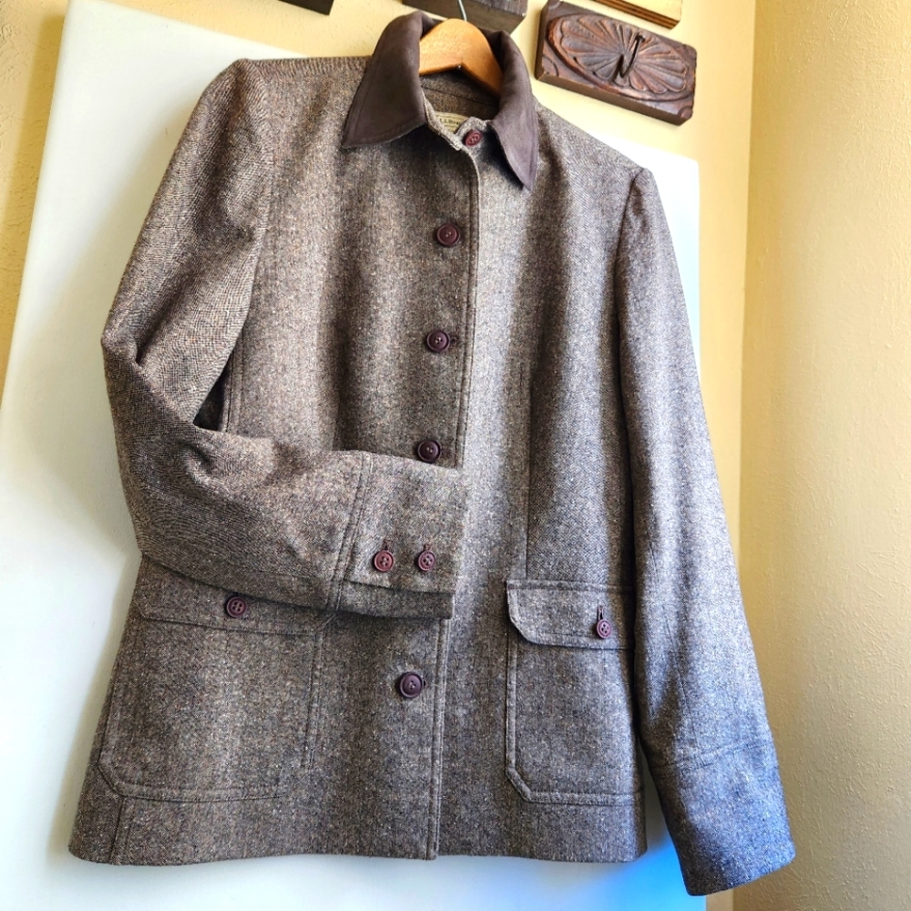 COPY - L.L. Bean tweed tailored style blazer.